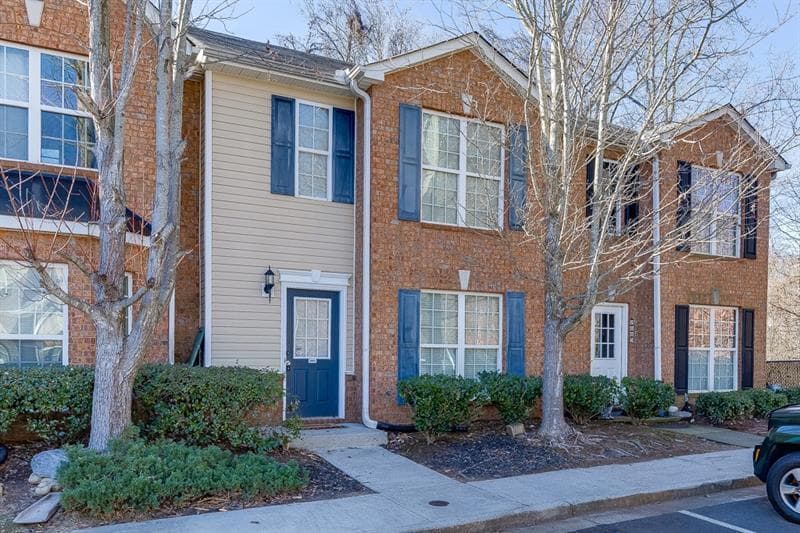 3 bedroom, 3 bathroom, 1,528 sq ft townhouse for rent at 2883 Creek Bottom Court, Gainesville, GA 30504 for $1,599 a month — photo 2