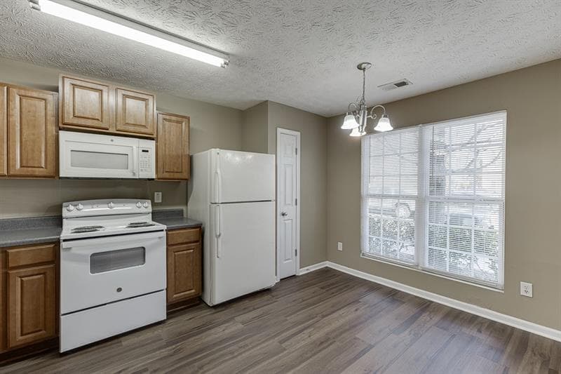 3 bedroom, 3 bathroom, 1,528 sq ft townhouse for rent at 2883 Creek Bottom Court, Gainesville, GA 30504 for $1,599 a month — photo 4