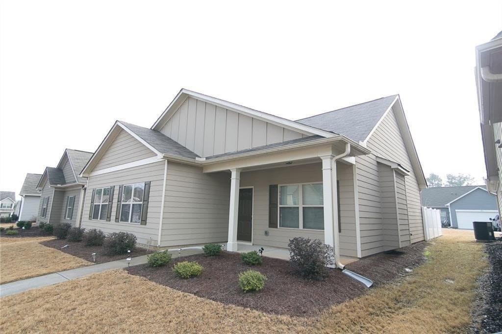 3 bedroom, 2 bathroom, 1,594 sq ft single family residence for rent at 730 Walnut Woods Drive, Braselton, GA 30517 for $1,929 a month — photo 2