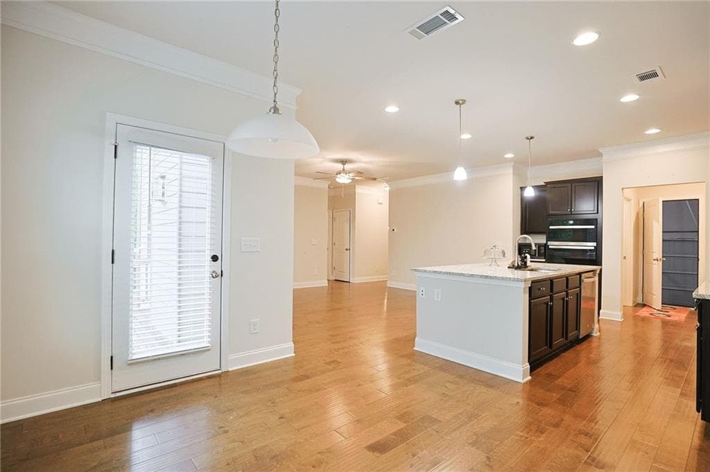 4 bedroom, 4 bathroom, 2,646 sq ft single family residence for sale at 5381 Woodline View Circle, Auburn, GA 30011 — photo 9