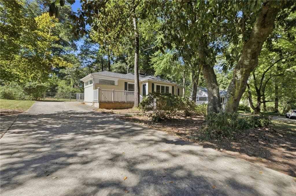 2 bedroom, 1 bathroom, 1,383 sq ft single family residence for sale at 969 S Columbia Drive, Decatur, GA 30030 — photo 6