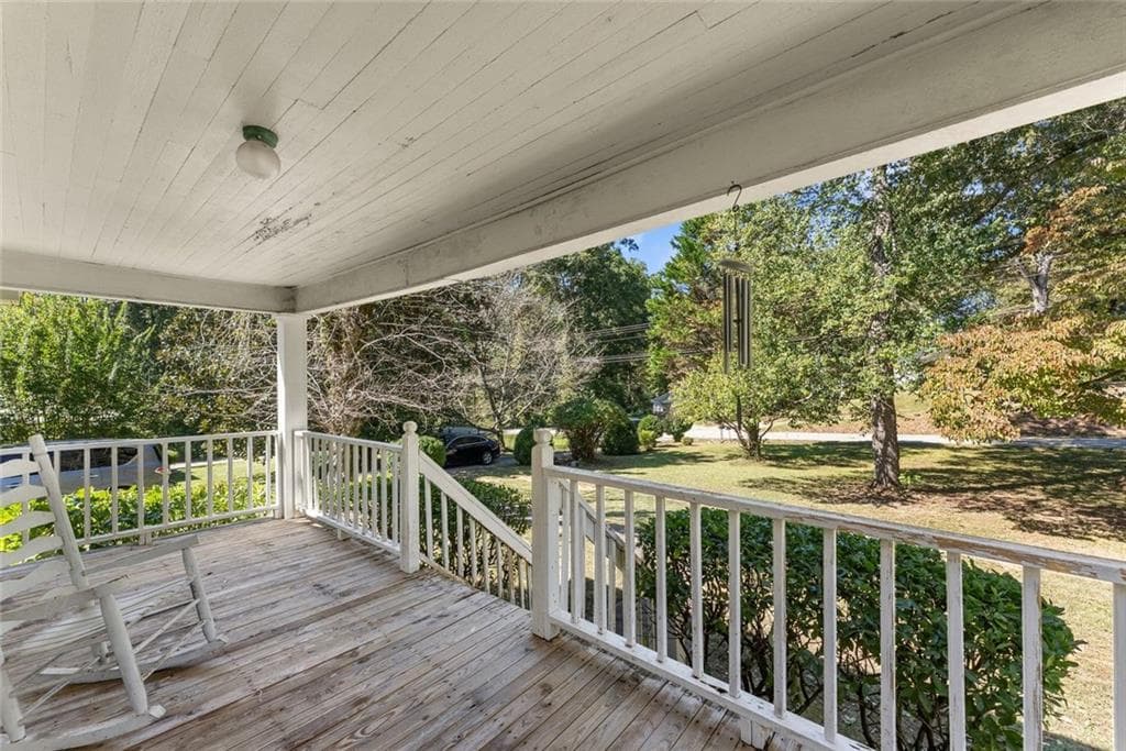 2 bedroom, 1 bathroom, 1,244 sq ft single family residence for sale at 576 Habersham Mills Road, Demorest, GA 30535 — photo 6