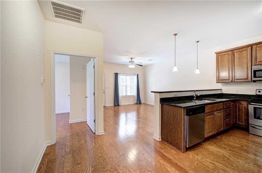 2 bedroom, 2 bathroom, 1,035 sq ft condominium for sale at 150 Old Mill Road 328, Cartersville, GA 30120 — photo 7