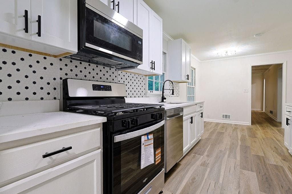 3 bedroom, 3 bathroom, 2,348 sq ft single family residence for sale at 2016 Gibralter Way, Conyers, GA 30012 — photo 5
