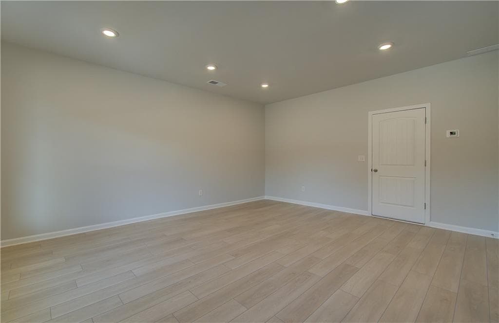 3 bedroom, 3 bathroom, 1,897 sq ft townhouse for sale at 2612 Daybreak Lane, Newnan, GA 30265 — photo 3