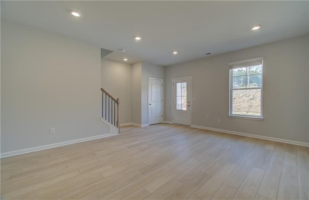 3 bedroom, 3 bathroom, 1,897 sq ft townhouse for sale at 2612 Daybreak Lane, Newnan, GA 30265 — photo 4