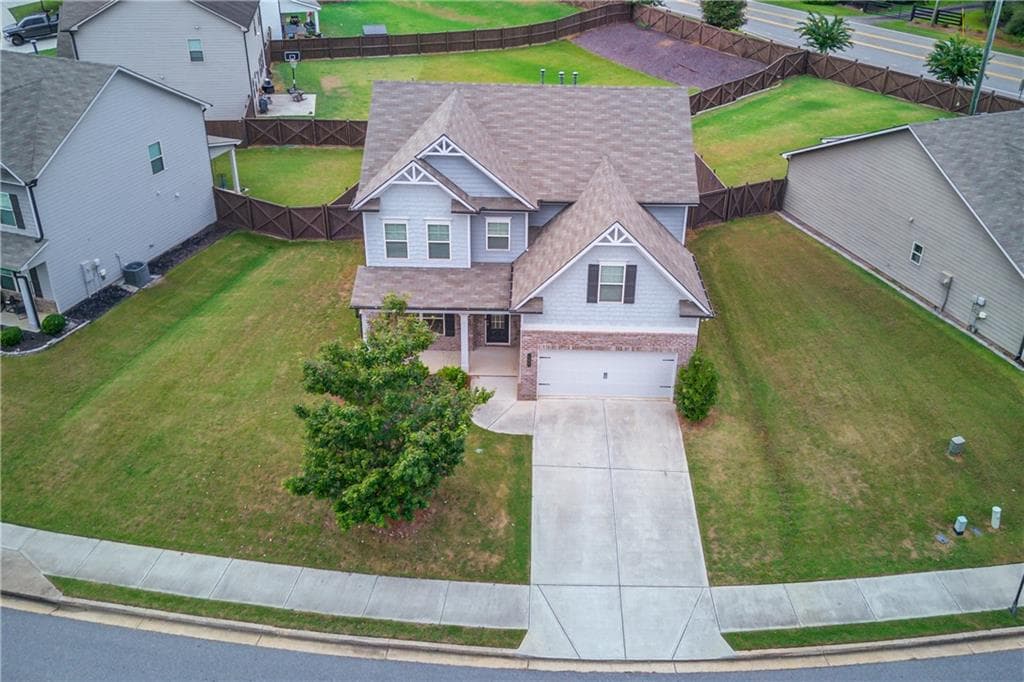 4 bedroom, 3 bathroom, 2,236 sq ft single family residence for sale at 146 Stanford Way, Hoschton, GA 30548 — photo 4
