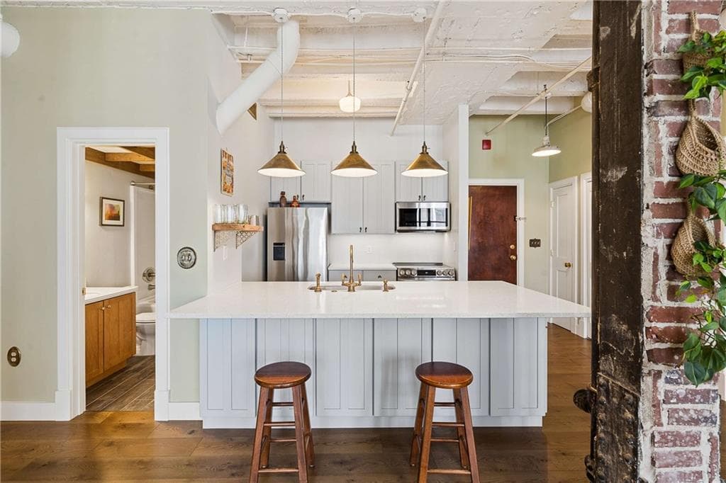 1 bedroom, 1 bathroom, 902 sq ft condominium for sale at 32 Peachtree Street 1603, Atlanta, GA 30303 — photo 9