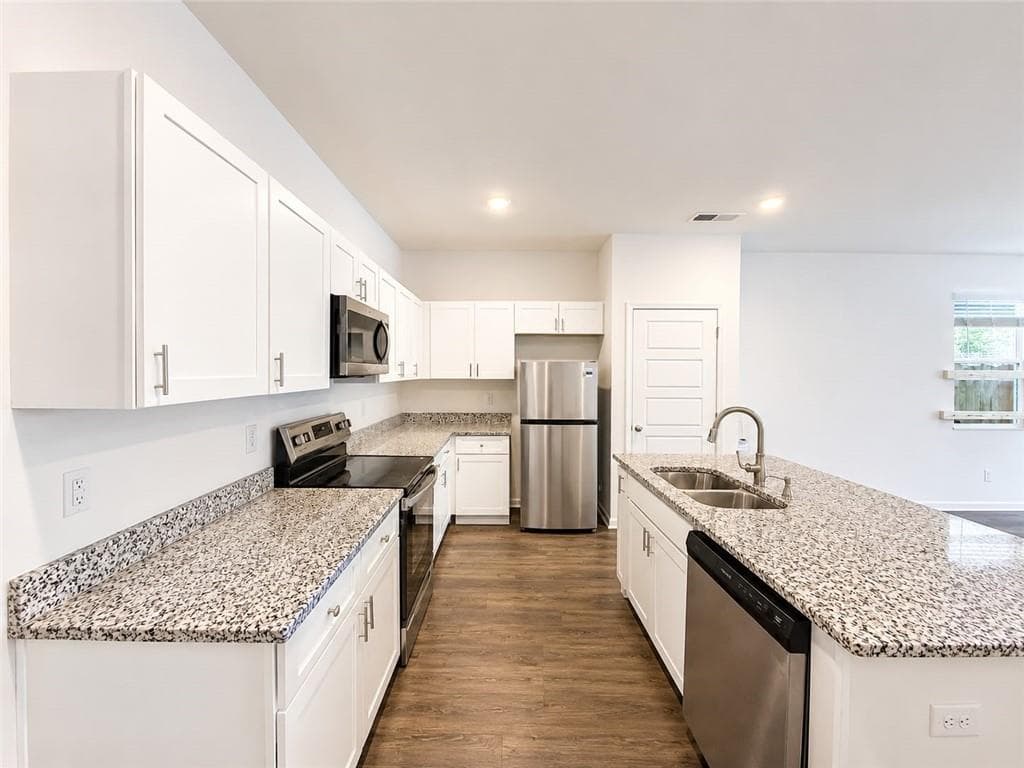 3 bedroom, 2 bathroom, 1,878 sq ft townhouse for sale at 727 Aura Trail, Lawrenceville, GA 30045 — photo 3