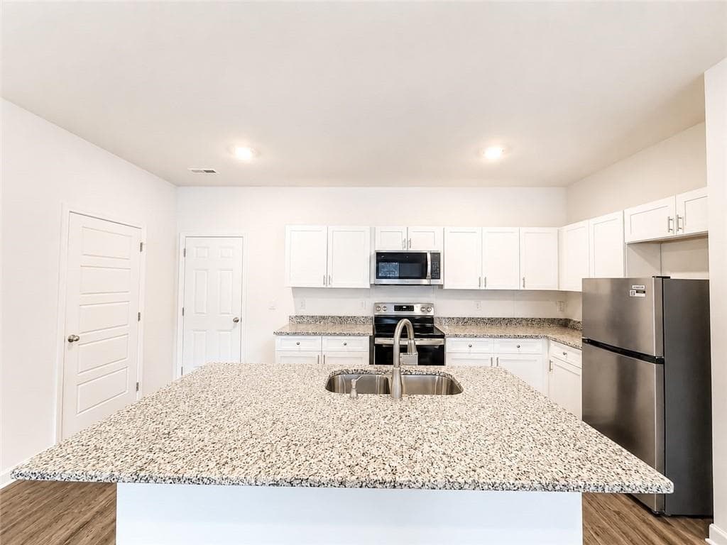 3 bedroom, 2 bathroom, 1,878 sq ft townhouse for sale at 727 Aura Trail, Lawrenceville, GA 30045 — photo 6