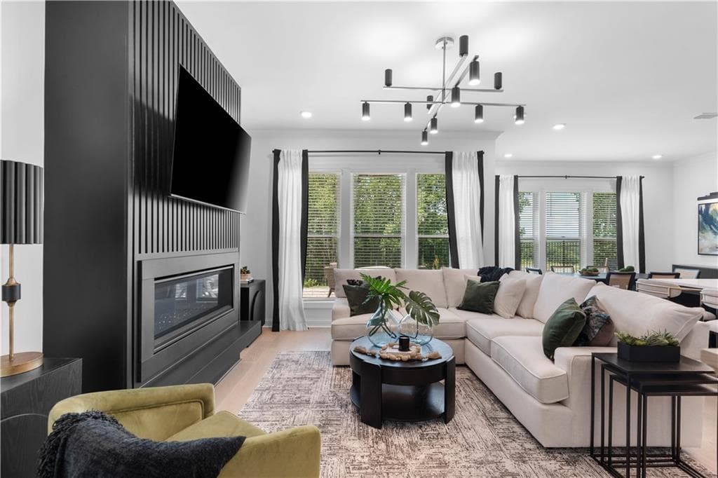 3 bedroom, 3 bathroom, 2,284 sq ft single family residence for sale at 618 Silva Street, Cumming, GA 30040 — photo 5