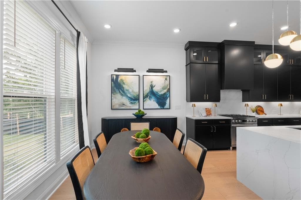 3 bedroom, 3 bathroom, 2,284 sq ft single family residence for sale at 618 Silva Street, Cumming, GA 30040 — photo 8