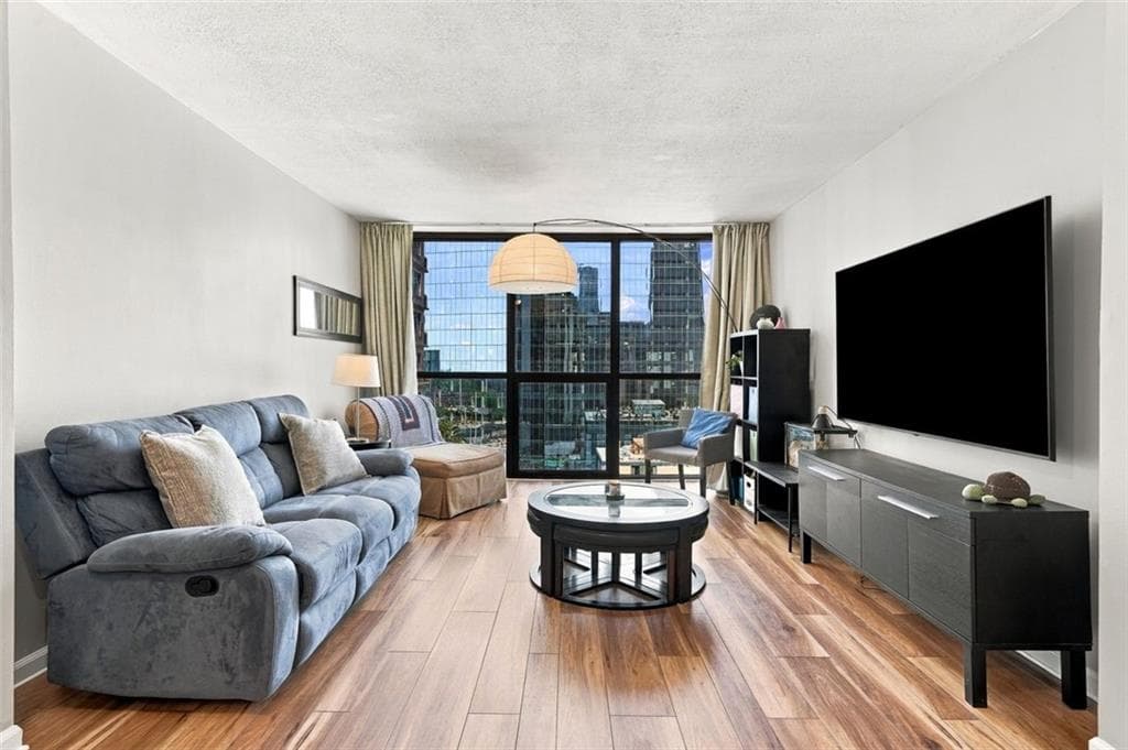 1 bedroom, 1 bathroom, 625 sq ft condominium for sale at 1280 W Peachtree Street 2613, Atlanta, GA 30309