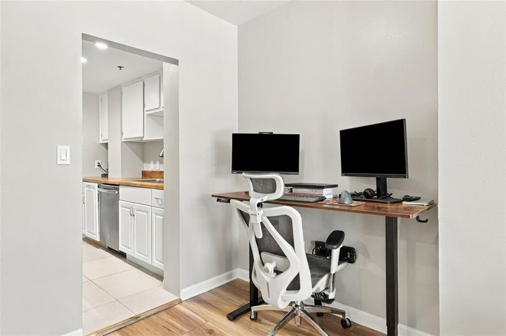 1 bedroom, 1 bathroom, 625 sq ft condominium for sale at 1280 W Peachtree Street 2613, Atlanta, GA 30309 — photo 6