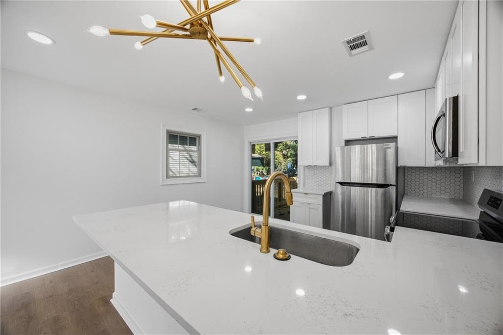 3 bedroom, 2 bathroom, 1,012 sq ft single family residence for sale at 2184 Browns Mill Road, Atlanta, GA 30315 — photo 10
