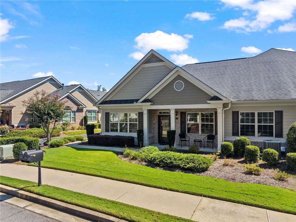 3 bedroom, 3 bathroom, 2,121 sq ft condominium for sale at 227 Orchards Circle, Woodstock, GA 30188 — photo 2
