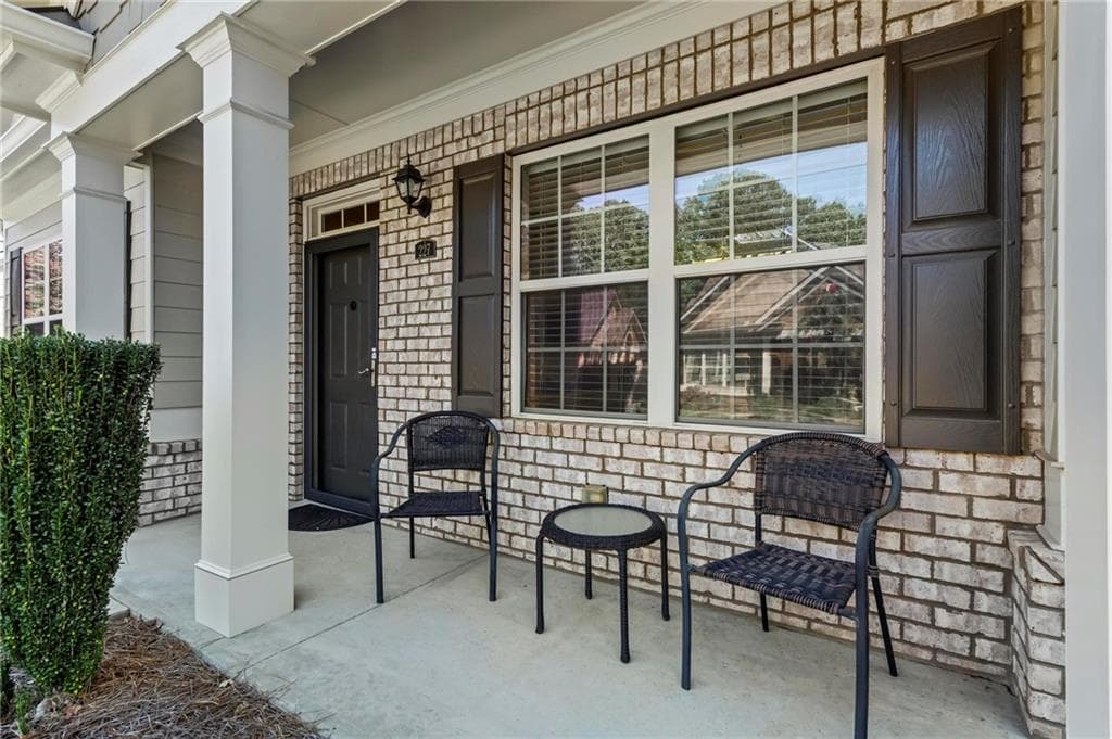 3 bedroom, 3 bathroom, 2,121 sq ft condominium for sale at 227 Orchards Circle, Woodstock, GA 30188 — photo 3