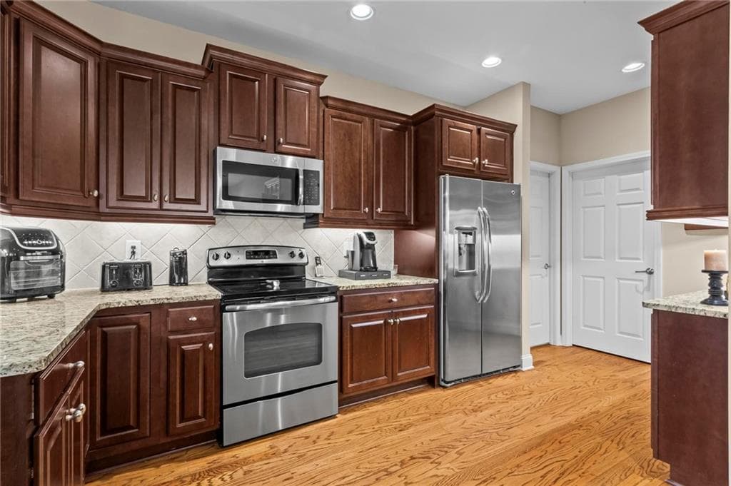 3 bedroom, 3 bathroom, 2,121 sq ft condominium for sale at 227 Orchards Circle, Woodstock, GA 30188 — photo 10