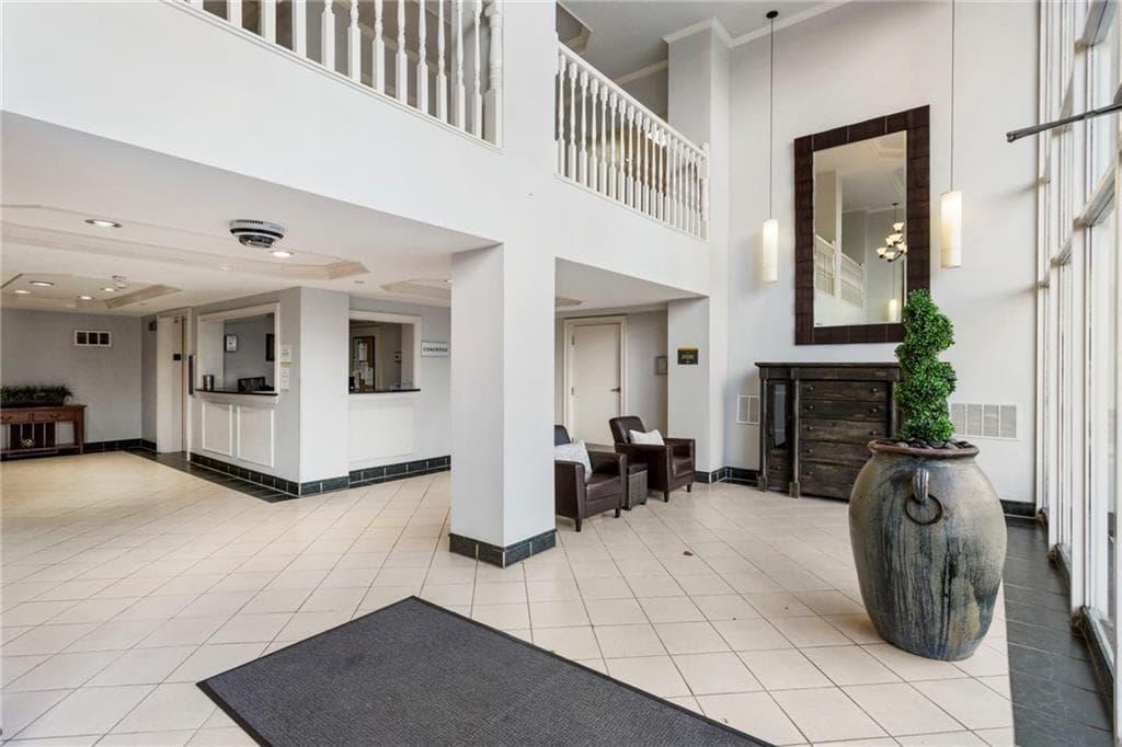 2 bedroom, 2 bathroom, 1,062 sq ft condominium for sale at 2479 Peachtree Road 217, Atlanta, GA 30305 — photo 3