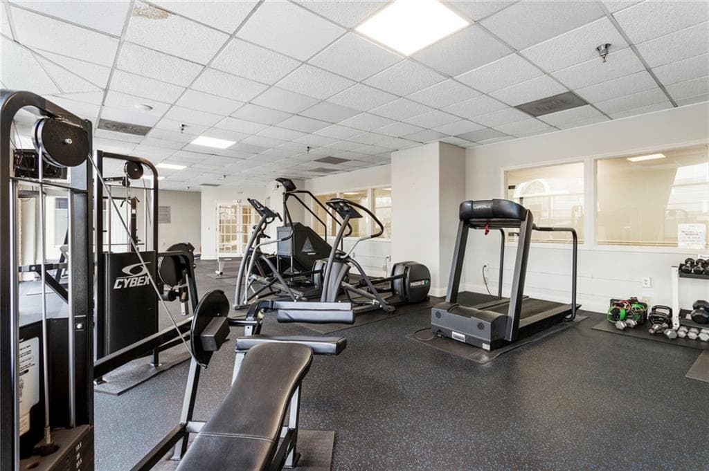 2 bedroom, 2 bathroom, 1,062 sq ft condominium for sale at 2479 Peachtree Road 217, Atlanta, GA 30305 — photo 5