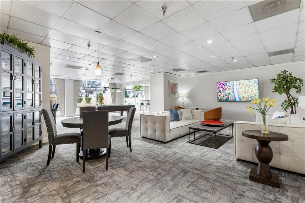 2 bedroom, 2 bathroom, 1,062 sq ft condominium for sale at 2479 Peachtree Road 217, Atlanta, GA 30305 — photo 6