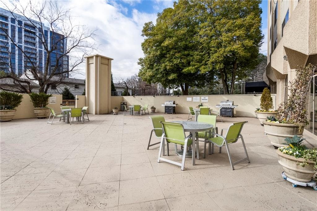 2 bedroom, 2 bathroom, 1,062 sq ft condominium for sale at 2479 Peachtree Road 217, Atlanta, GA 30305 — photo 10