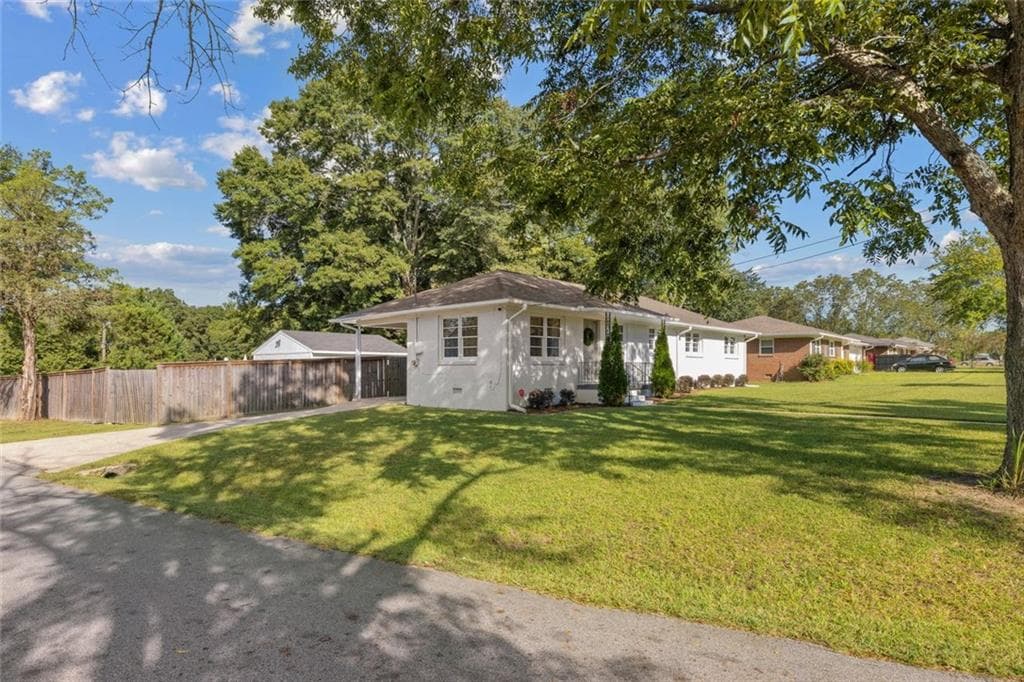 3 bedroom, 1 bathroom, 1,362 sq ft single family residence for sale at 132 Clifford Street, Loganville, GA 30052 — photo 2