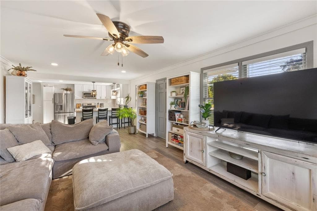 3 bedroom, 1 bathroom, 1,362 sq ft single family residence for sale at 132 Clifford Street, Loganville, GA 30052 — photo 4