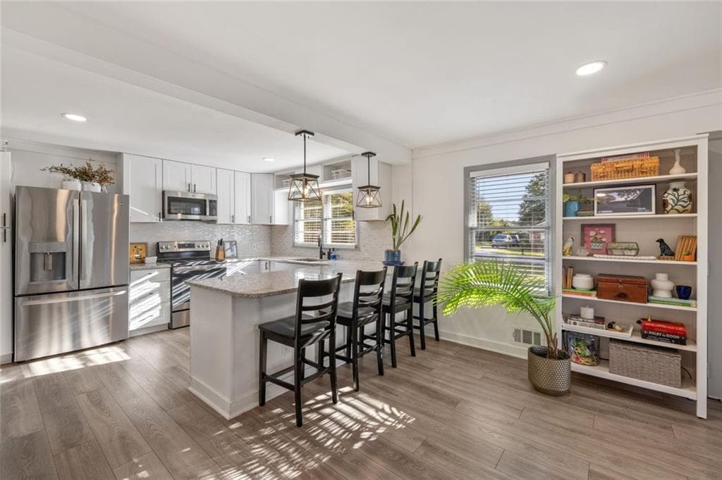 3 bedroom, 1 bathroom, 1,362 sq ft single family residence for sale at 132 Clifford Street, Loganville, GA 30052 — photo 5
