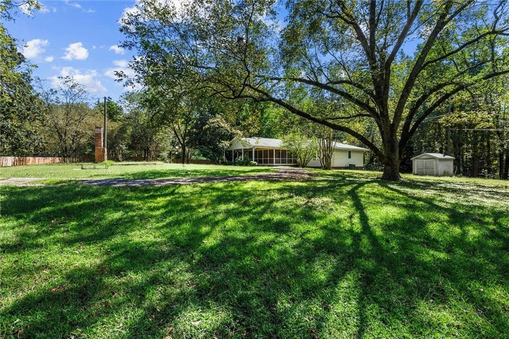 3 bedroom, 2 bathroom, 1,500 sq ft single family residence for sale at 7447 Old Cornelia Highway, Alto, GA 30510 — photo 4