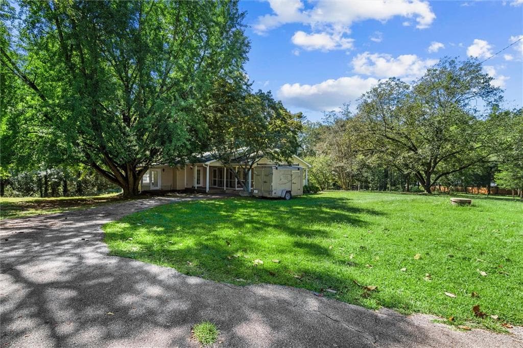 3 bedroom, 2 bathroom, 1,500 sq ft single family residence for sale at 7447 Old Cornelia Highway, Alto, GA 30510 — photo 5