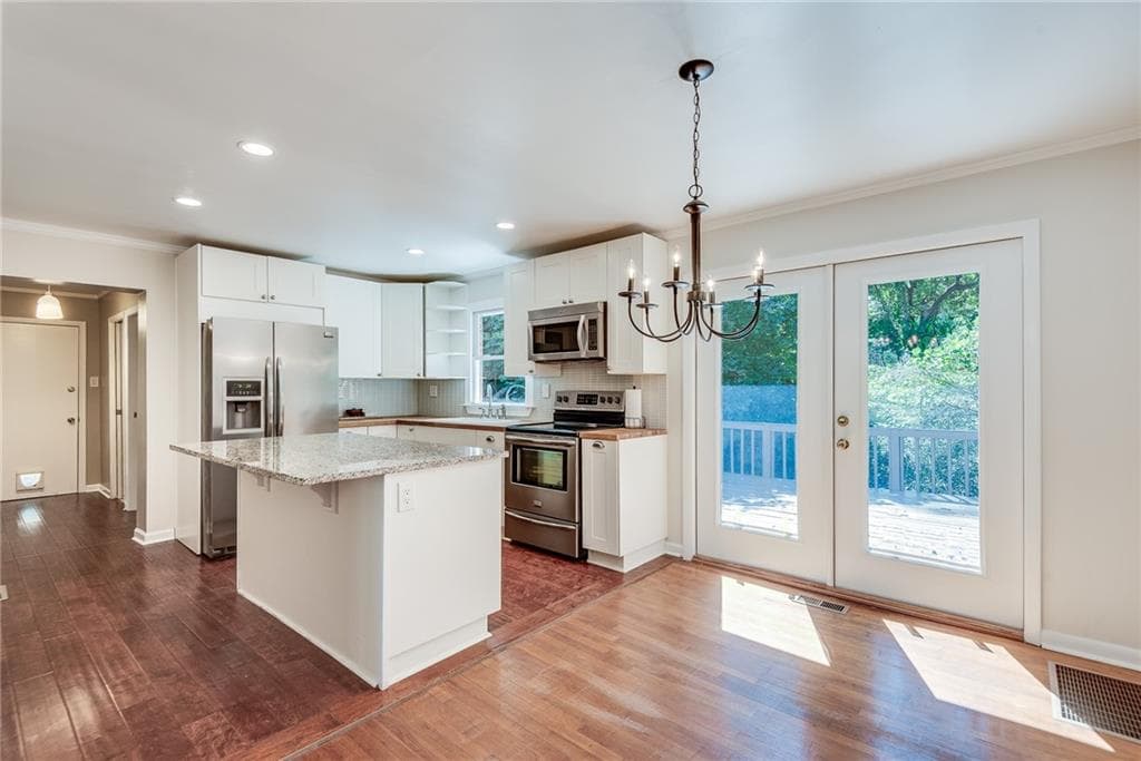 3 bedroom, 2 bathroom, 1,225 sq ft single family residence for sale at 2969 Judylyn Drive, Decatur, GA 30033 — photo 10