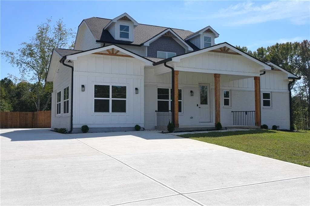 4 bedroom, 3 bathroom, 3,899 sq ft single family residence for sale at 518 Hoke O'kelly Mill Road, Loganville, GA 30052 — photo 4