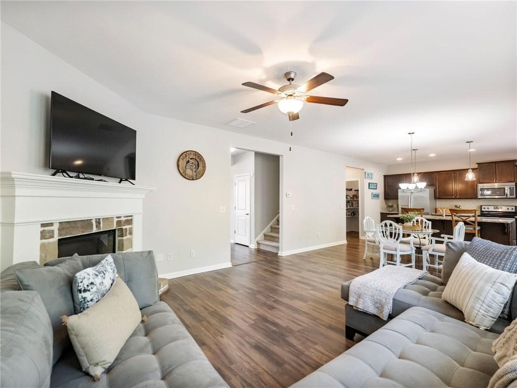 3 bedroom, 3 bathroom, 2,155 sq ft single family residence for sale at 5907 Waterway Place, Flowery Branch, GA 30542 — photo 8