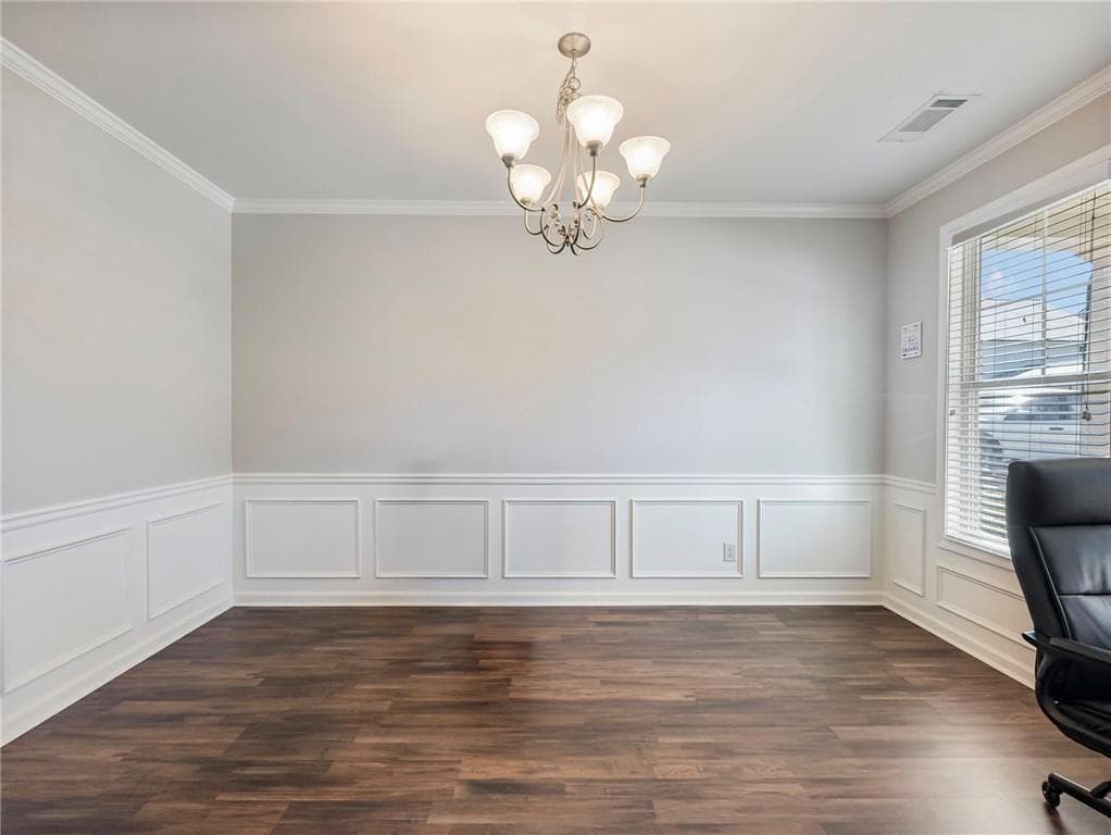 3 bedroom, 3 bathroom, 2,155 sq ft single family residence for sale at 5907 Waterway Place, Flowery Branch, GA 30542 — photo 4