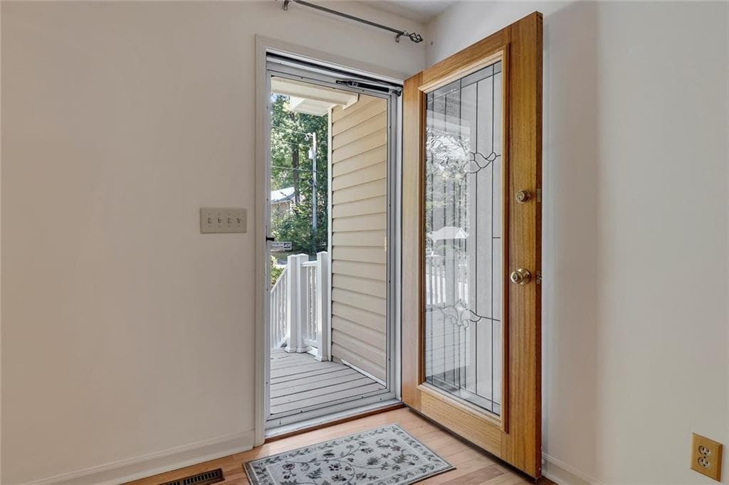 4 bedroom, 3 bathroom, 2,258 sq ft single family residence for sale at 3801 Allyn Drive, Kennesaw, GA 30152 — photo 4