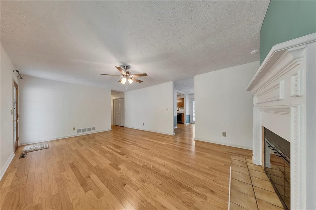 4 bedroom, 3 bathroom, 2,258 sq ft single family residence for sale at 3801 Allyn Drive, Kennesaw, GA 30152 — photo 8