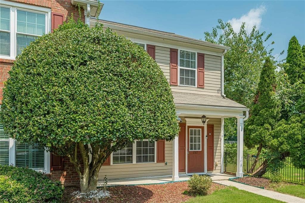 2 bedroom, 3 bathroom, 1,240 sq ft townhouse for sale at 1717 NW Stanwood Drive, Kennesaw, GA 30152 — photo 5
