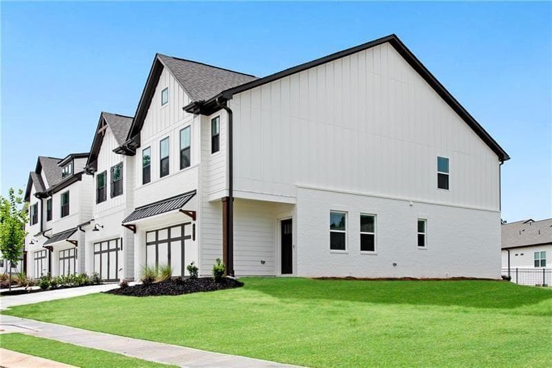 3 bedroom, 3 bathroom, 1,850 sq ft townhouse for rent at 4574 Cypress Park Drive, Gainesville, GA 30504 for $2,150 a month — photo 2