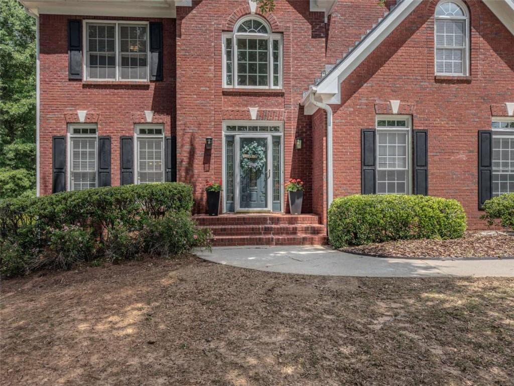 6 bedroom, 4 bathroom, 2,401 sq ft single family residence for sale at 1116 Maple Creek Ridge, Loganville, GA 30052 — photo 2
