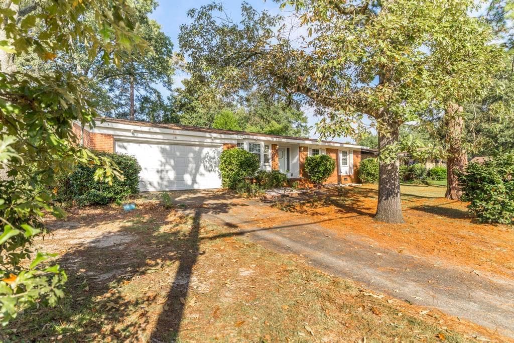 3 bedroom, 2 bathroom, 2,172 sq ft single family residence for sale at 331 Clairmont Drive, Warner Robins, GA 31088 — photo 2