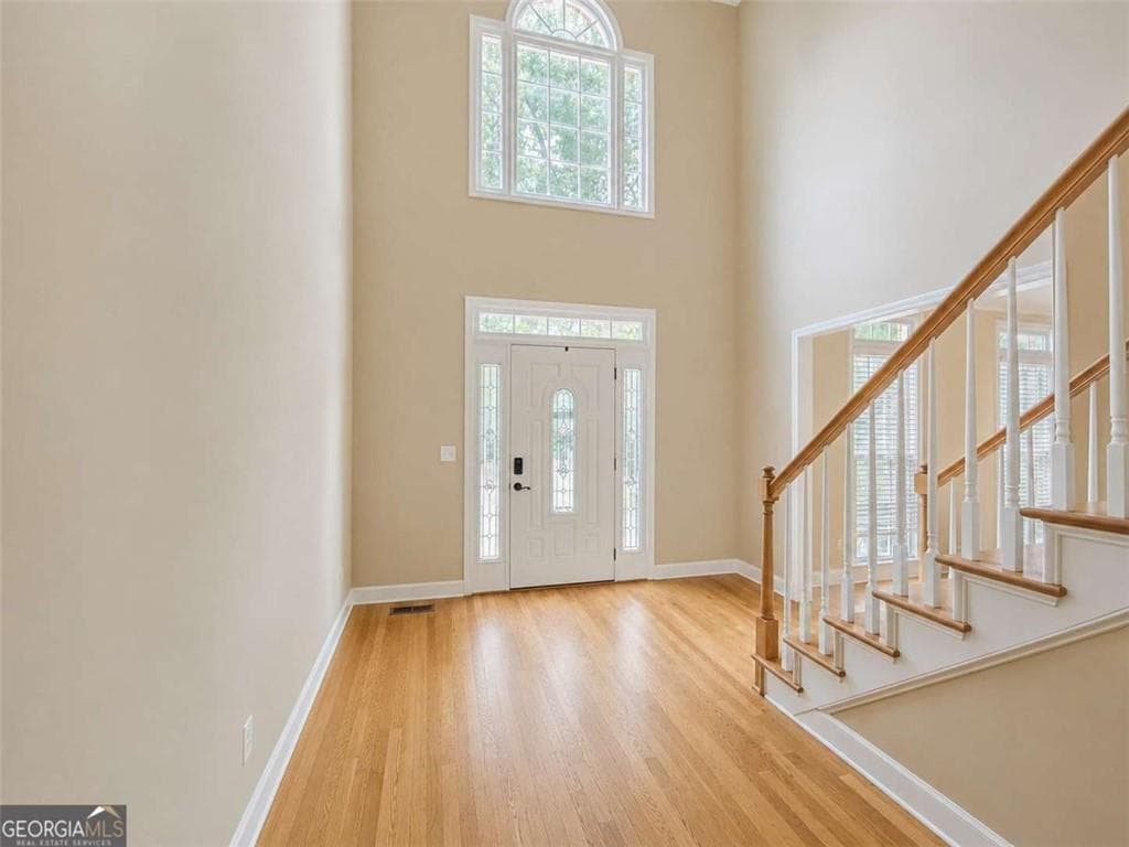 6 bedroom, 4 bathroom, 2,401 sq ft single family residence for sale at 1116 Maple Creek Ridge, Loganville, GA 30052 — photo 3