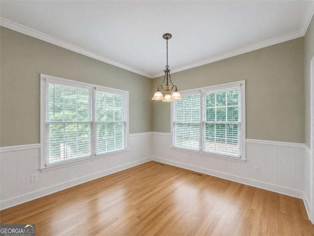 6 bedroom, 4 bathroom, 2,401 sq ft single family residence for sale at 1116 Maple Creek Ridge, Loganville, GA 30052 — photo 10