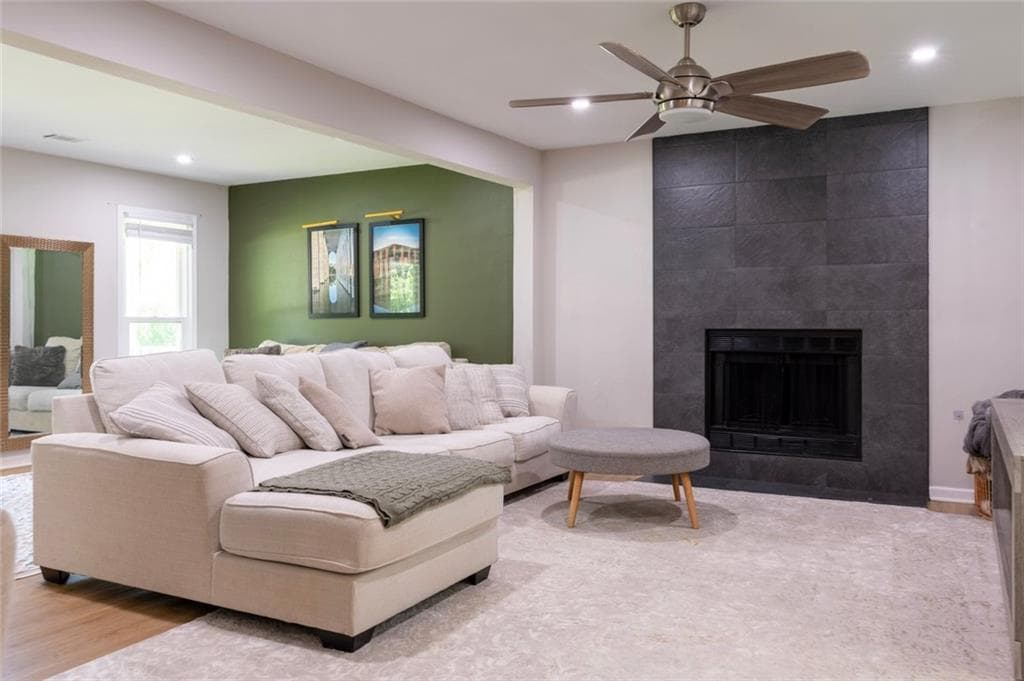 4 bedroom, 3 bathroom, 2,460 sq ft single family residence for sale at 4985 Bent Creek Court, Sugar Hill, GA 30518 — photo 5