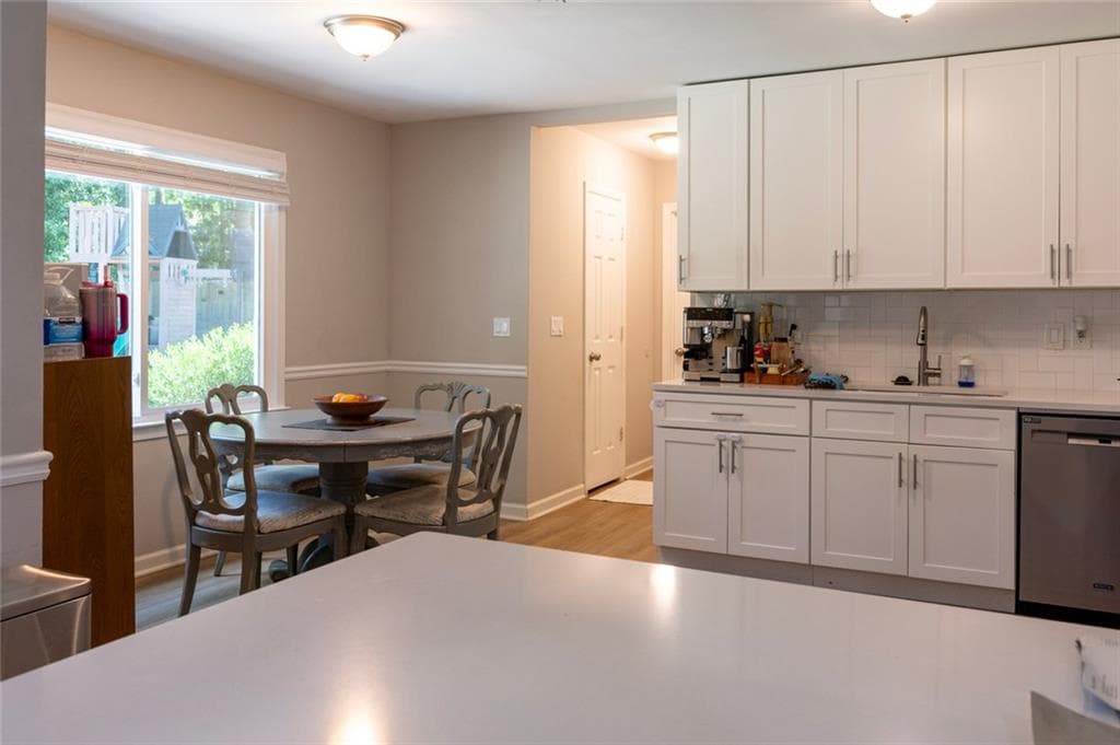 4 bedroom, 3 bathroom, 2,460 sq ft single family residence for sale at 4985 Bent Creek Court, Sugar Hill, GA 30518 — photo 7