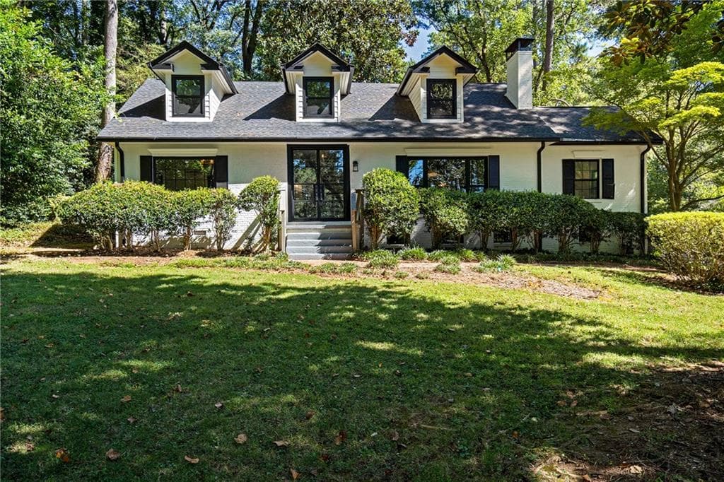 5 bedroom, 6 bathroom, 4,289 sq ft home for sale at 1559 Peachtree Battle Avenue, Atlanta, GA