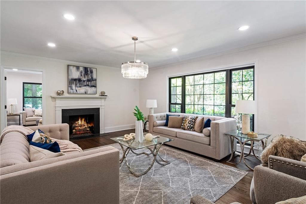 5 bedroom, 6 bathroom, 4,289 sq ft single family residence for sale at 1559 Peachtree Battle Avenue, Atlanta, GA 30327 — photo 3