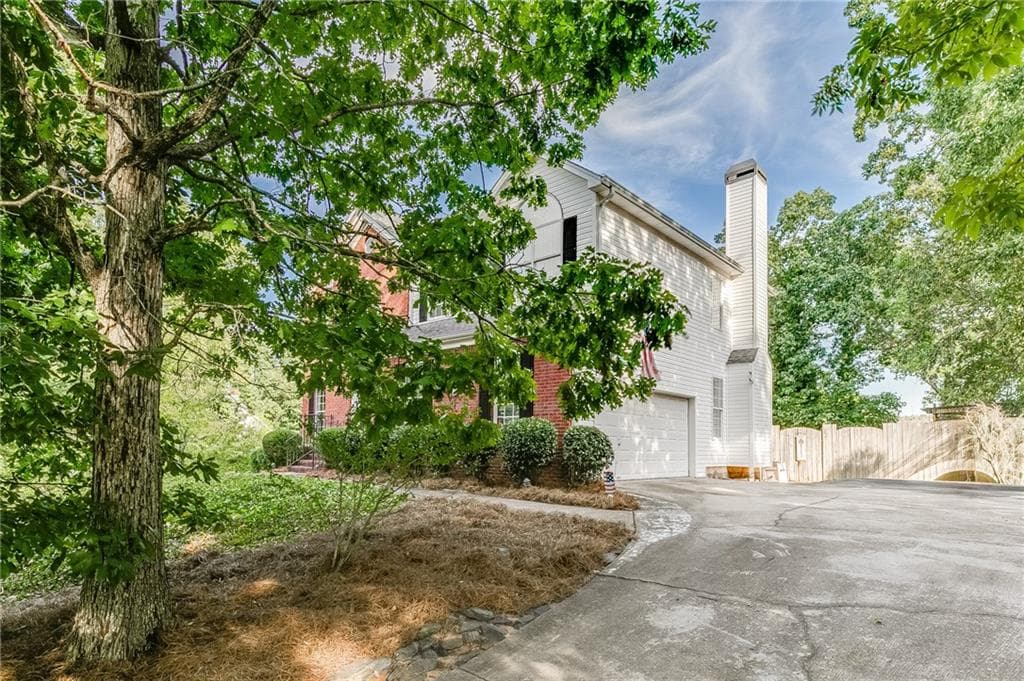 4 bedroom, 4 bathroom, 2,511 sq ft single family residence for sale at 1950 E Bay Street, Hoschton, GA 30548 — photo 3