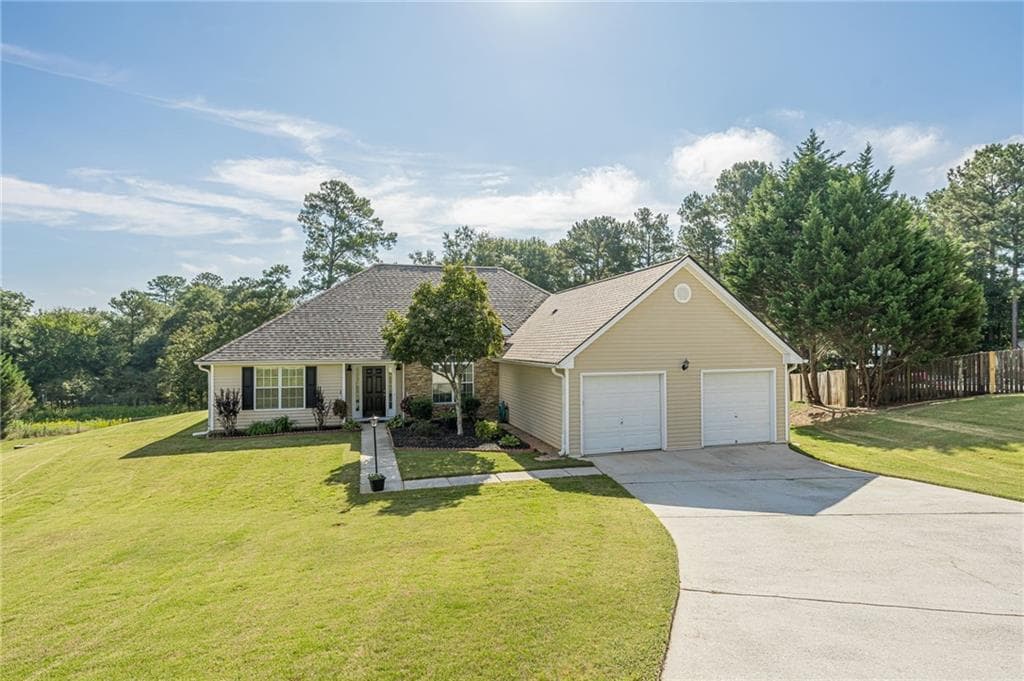 4 bedroom, 4 bathroom, 2,406 sq ft single family residence for sale at 2316 Acorn Way, Monroe, GA 30656 — photo 3