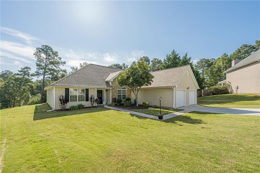 4 bedroom, 4 bathroom, 2,406 sq ft single family residence for sale at 2316 Acorn Way, Monroe, GA 30656 — photo 5